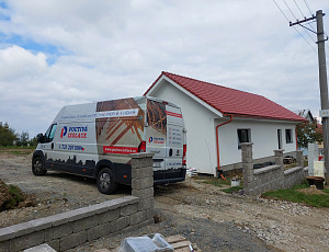 Zateplení stropu novostavby rodinného domu pomocí foukané izolace